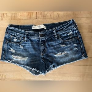 Abercrombie & Fitch Distressed Mid Wash Denim Short Sz 8/29, 2” inseam